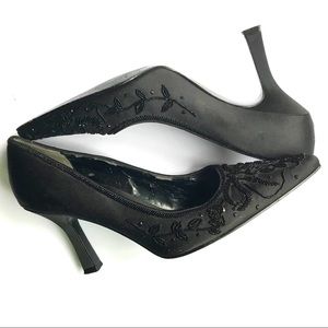 Nina Black Beaded Formal Heels 8 pointy toe heels